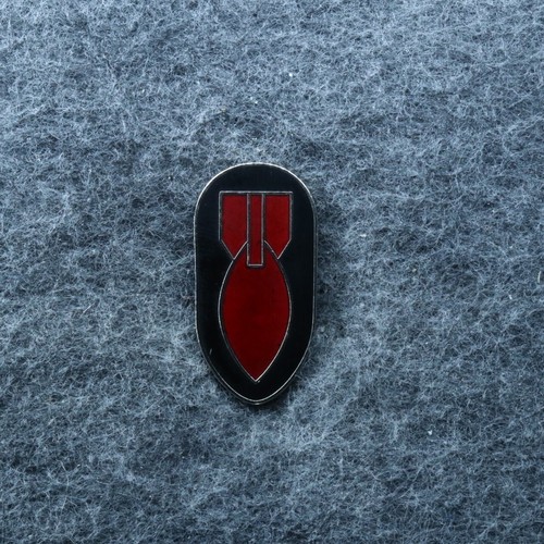 Military Hat Pin: Air Force Bomb Disposal Pin [1