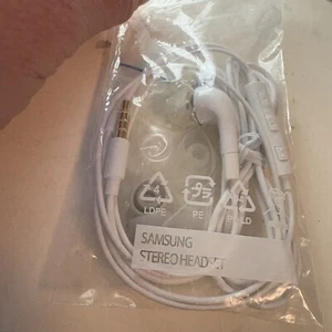 Genuine Samsung Handsfree Headphones Earphones EHS64AVFWE Wired Earbuds - White - Picture 1 of 7