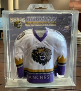 Vintage 2001 Manchester Monarchs Mini Hockey Trikot Display versiegelt - Bild 1 von 3