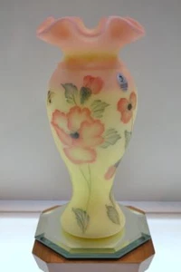 FENTON VASE Y Burmese BUMBLE BEE POPPIES  #d 191/2500 6853QR NIB FREEusaSHIP - Picture 1 of 4
