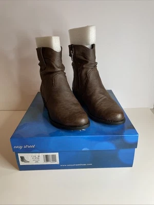 Botas femininas Easy Spirit marrom Jae 7,5 W - Imagem 1 de 4