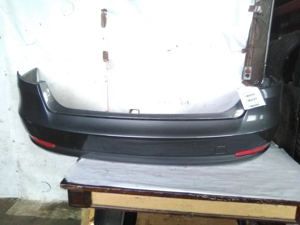 Cubierta de parachoques trasero BMW 330i GT 17-19 con equipamiento aerodinámico M  Foto 1 de 4