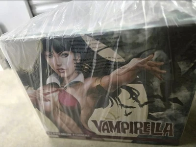 Vampirella Sideshow Premium Format Statue - Image 1 of 2