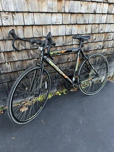 GMC Denali 700c Road Bike - Picture 1 of 5