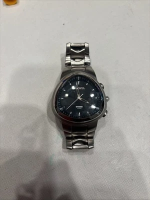 Reloj Dakota híbrido de acero inoxidable para hombre Foto 1 de 3