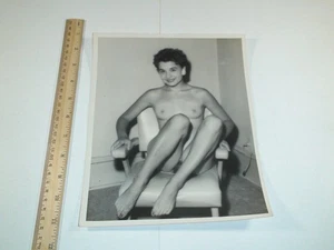 Vintage 1950s 1960s Pin Up 8 X 10 B&W Nude Woman / Female / Girlie #3 - Picture 1 of 4
