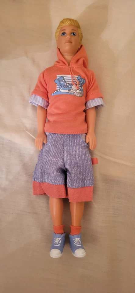 Mattel Cool And Crimp Kevin, Skipper's Boyfriend abierto usado solo para exhibición Foto 1 de 1