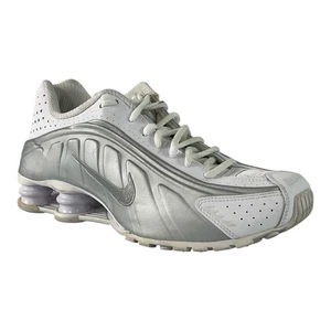 Nike Shox R4 Silver Athletic Running Shoes Sneakers 104265-131 Men’s Size 8 - Picture 1 of 10