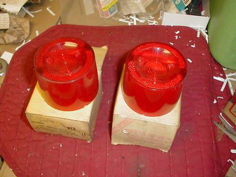 LENTES TRASEIRAS PLYMOUTH NORS MOPAR 1961 FURY SAVOY BELV - Imagem 1 de 1