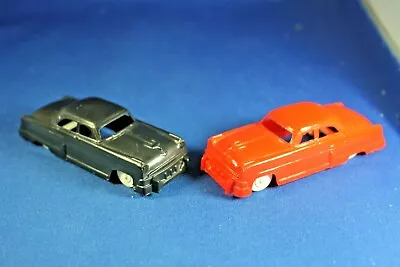 Plasticville - O-O27 - #V-6 - 2 Original vintage Autos - Black & Red - Excellent - Image 1 of 4