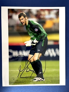 PETR CECH - CHELSEA FOOTBALL LEGEND - EXCELLENT SIGNED PHOTOGRAPH - Picture 1 of 1