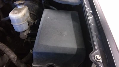 GMC Yukon XL 1500 2014 Engine Fuse Box 22798217 0509 Foto 1 de 4