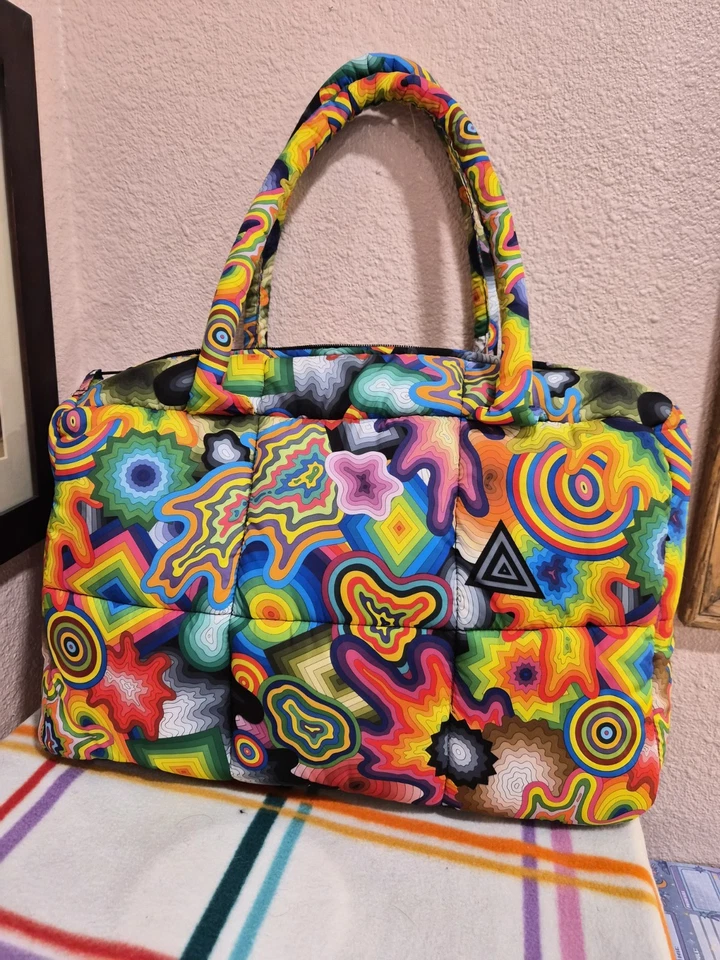 Bolso de Mano Jen STARK Único en Su Tipo Puffer - ¡Ya no se vende en Su Sitio Web! Foto 1 de 4