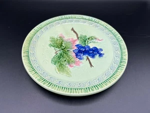 Vintage Zell Georg Schmider W. German Green Majolica Plate Grape Motif, 7 3/4" D - Picture 1 of 5