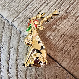 Christmas Reindeer Brooch Pin Gold Tone Enamel Unique Holiday Festive 1.75" - Picture 1 of 22