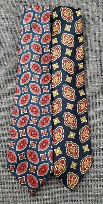 Dos corbatas de seda vintage Givenchy estampado multicolor hechas en Italia 🇮🇹 etiquetas originales Foto 1 de 4