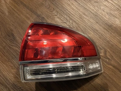 Lâmpada traseira 11-2015 Lincoln MKX passageiro direita destro | Quarto de montagem - Imagem 1 de 4