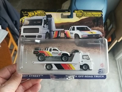 Camión todoterreno Toyota Fleet Str Hot Wheels 2024 Car Culture Team Transport #71 Foto 1 de 4