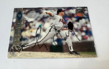 1999 Pacific Trading Card Greg Maddux AUTOGRAPHED