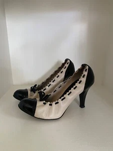 Burberry shoes - Picture 1 of 5