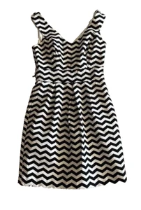 White House Black Market Fitted Black & White Summer Dress sz 00 - Picture 1 of 11