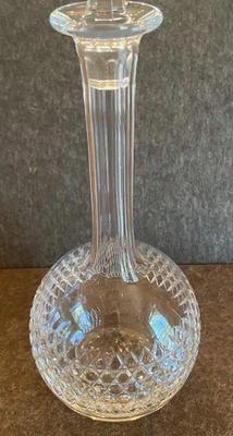 Decantador cordial de cristal de baccarat con patrón de lúculo con tapón de colección Foto 1 de 4