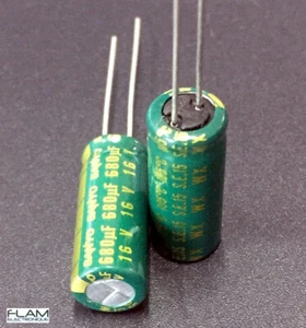 Condensateur SANYO 16V 680uF électrolytique Aluminium Radial capacitor 8x20mm - Imagen 1 de 3