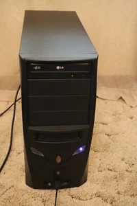 Custom Built Desktop Computer Windows 7 in excellent working condition - Picture 1 of 12