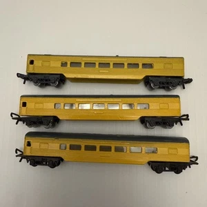 3 Piece Lone Star Passenger Cars. Yellow - Picture 1 of 4