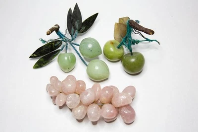 LOTE DE FRUTAS DE PIEDRA DURA TALLADAS A MANO CHINAS VINTAGE - JADE ROSA CUARZO Foto 1 de 4