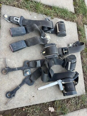 Juego de 4 retractores traseros y delanteros BMW E30 OEM convertibles LM68 Foto 1 de 4