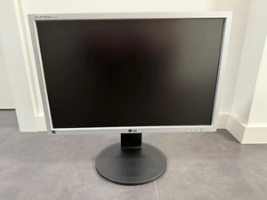 LG Flatron E2210PM-SN 22 Zoll TFT Monitor, 1680x1050, 5ms, VGA, DVI, Audio (mk) - Bild 1 von 5
