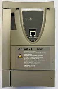 Schneider Altivar 71 Frequenzumrichter / 4kW - 5HP / 380-480V / ATV71HU40N4 - Picture 1 of 9