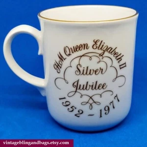Royal Worcester Vintage 1977 Queen Elizabeth silver jubilee mug Memorabilia - Picture 1 of 6