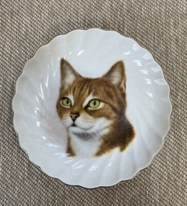 Norcrest Vintage Tabby Katze Porzellan gewellter Teller Goldrand Katze Dekor Katze - Bild 1 von 6