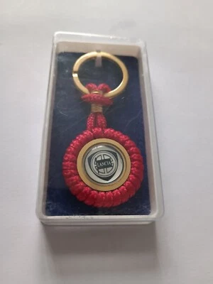 Porte clés Corde Automobile Sigle LANCIA Rouge keychain vintage en boîte - Photo 1/3