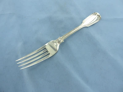 AN ANTIQUE  STERLING SILVER FIDDLE THREAD DINNER FORK. EXETER 1840. - Image 1 of 4