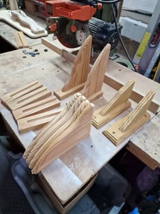 Pine wood shelf brackets 8 off - Picture 1 of 7