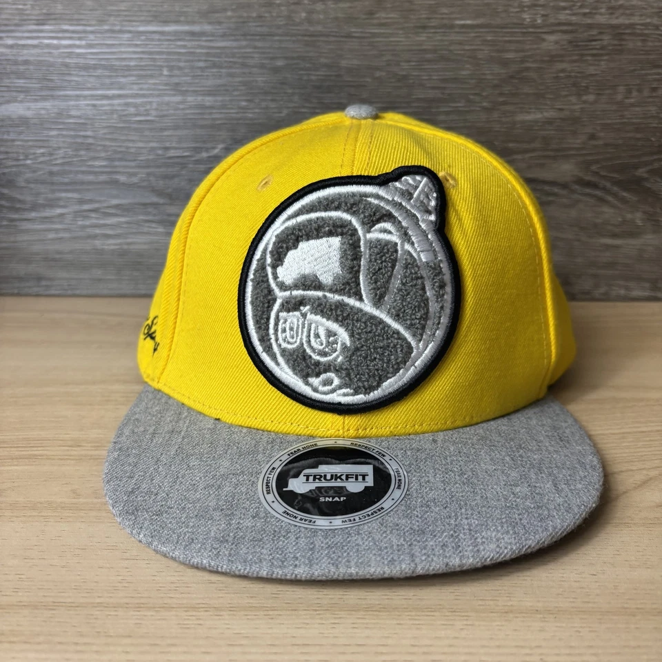 Boné Trukfit Snap Back Patch Feelin Spacey bordado gráfico masculino - Imagem 1 de 4