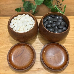 Go Stones Set Mixed Size 30 Clam Shell White 151 Black 163 with Bowls Used Japan - Picture 1 of 7