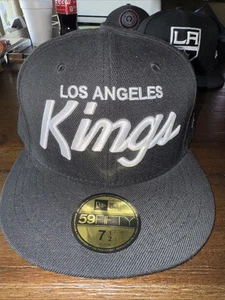 NHL Los Angeles Kings 59FIFTY Fitted New Era Cap NWA Script Logo Black Sz 7 1/2 - Picture 1 of 10