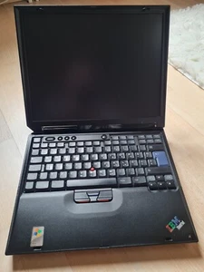 IBM Thinkpad R40E Intel Pentium 4 2,0 GHz 752MB/20GB ATi IGP 330M DVD USB - Bild 1 von 9