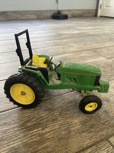New John Deere 6200 Row Crop Tractor 1/16 Scale Replica Toy - Picture 1 of 4