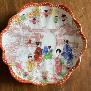 Antique Japanese Kutani Porcelain 5” Saucer Hand-Painted Geisha; Scalloped Edge! - Picture 1 of 12