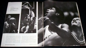 LEW ALCINDOR 1967 19 JAHRE ALTE UCLA ALLEIN IN DER MENGE BILDER KAREEM - Bild 1 von 1