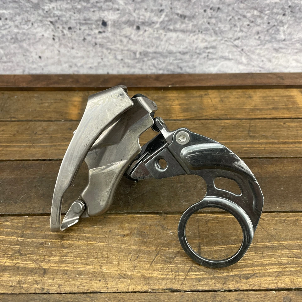 Shimano XTR Front Derailleur FD-M960 E Type Bottom Bracket Top Pull Differential - Image 1 of 4