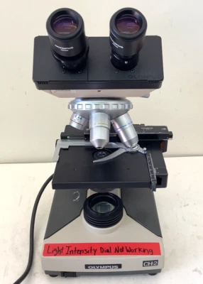 Microscopio binocular Olympus CH-2 CHT con objetivos 4x, 10x, 40x, 100x #1 Foto 1 de 4