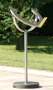 Präzisions Sonnenuhr Minutengenau Unikat Standort produziert Skulptur Gartendeko - Bild 1 von 6