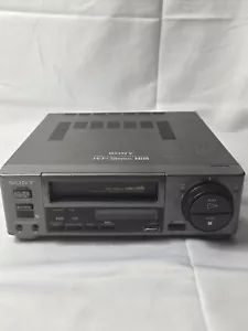 Videoregistratore stereo Sony EVC100 Hi8 VCR - usato - problemi estetici - Foto 1 di 6