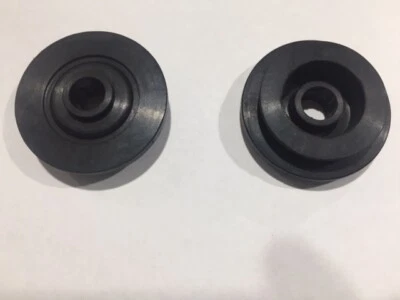 Buje superior de montaje de radiador 2 piezas para vehículo Nissan   Foto 1 de 3